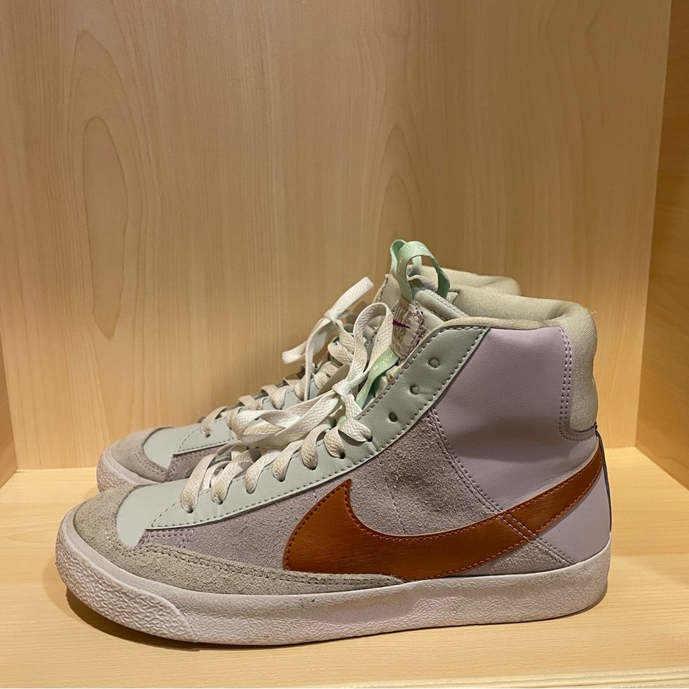 NIKE Skateboarding Hightop Blazers Youth size 6